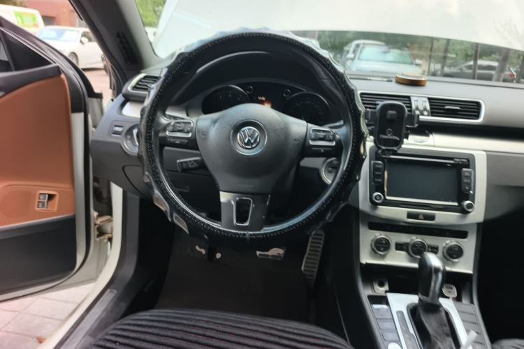 Used Volkswagen FAW-Volkswagen CC 2016 1.8TSI Luxury Model Steering Wheel