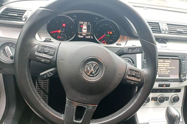 Used Volkswagen FAW-Volkswagen CC 2016 1.8TSI Luxury Model Steering Wheel