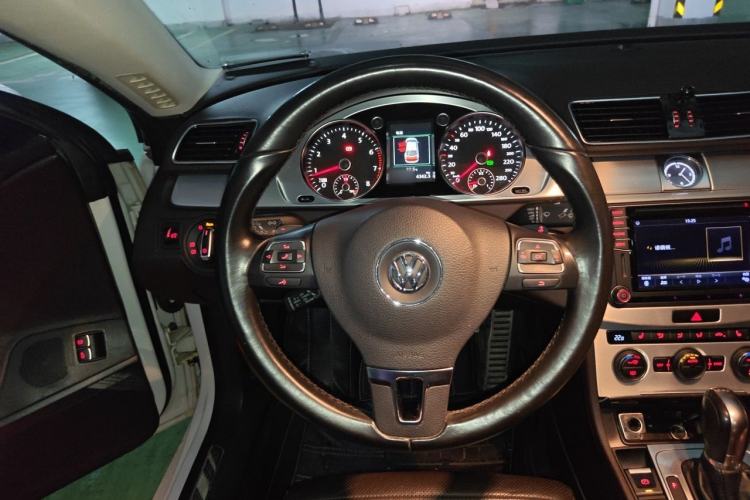 Used Volkswagen FAW-Volkswagen CC 2016 1.8TSI Luxury Model Steering Wheel