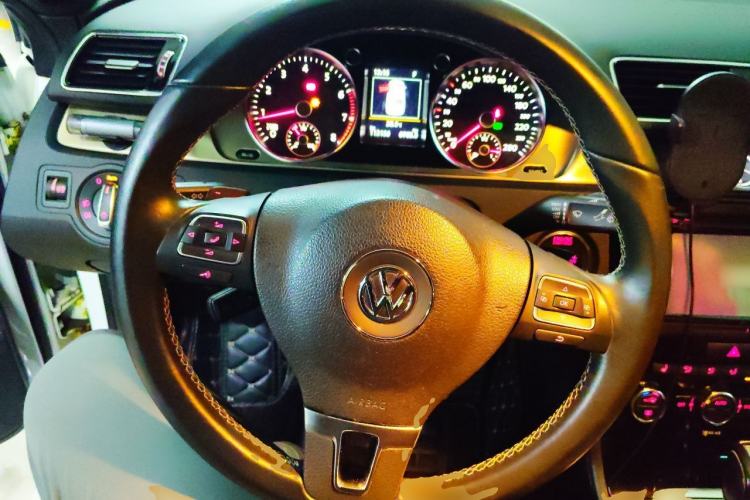 Used Volkswagen FAW-Volkswagen CC 2016 300TSI 25th Anniversary Edition Steering Wheel