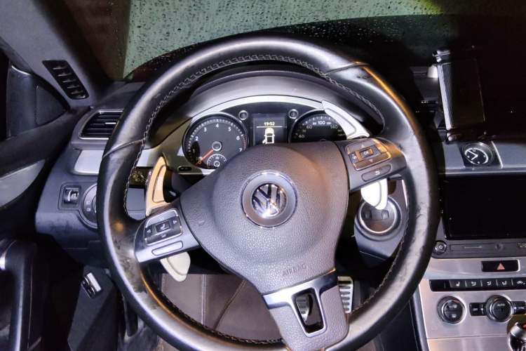 Used Volkswagen FAW-Volkswagen CC 2016 1.8TSI Prestige Model Steering Wheel