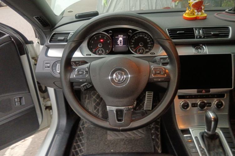Used Volkswagen FAW-Volkswagen CC 2016 1.8TSI Prestige Model Steering Wheel