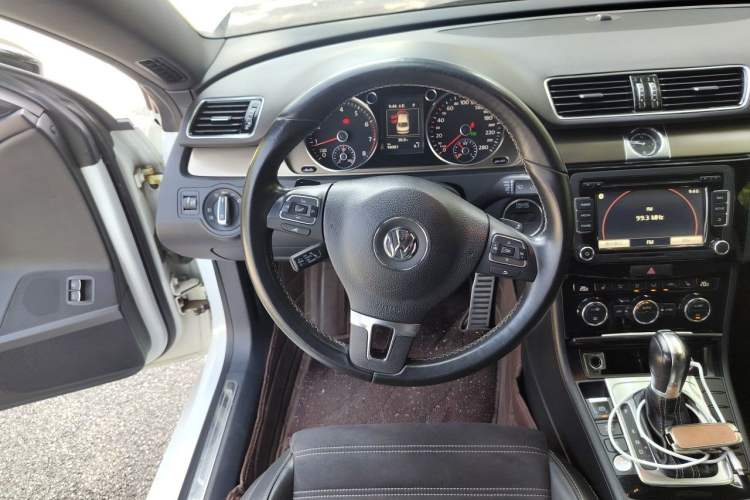 Used Volkswagen FAW-Volkswagen CC 2016 300TSI 25th Anniversary Edition Steering Wheel
