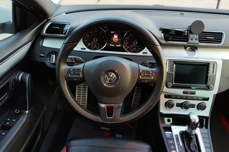 Used Volkswagen FAW-Volkswagen CC 2016 300TSI 25th Anniversary Edition Steering Wheel