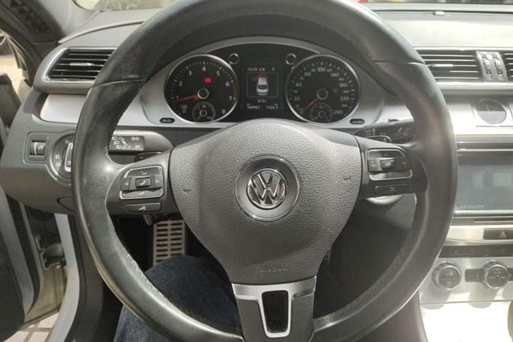 Used Volkswagen FAW-Volkswagen CC 2016 1.8TSI Luxury Model Steering Wheel