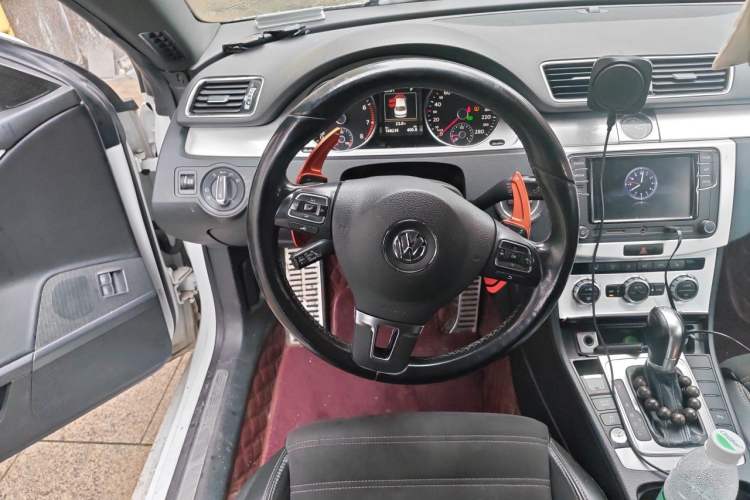 Used Volkswagen FAW-Volkswagen CC 2016 1.8TSI Luxury Model Steering Wheel