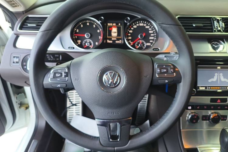 Used Volkswagen FAW-Volkswagen CC 2016 1.8TSI Luxury Model Steering Wheel