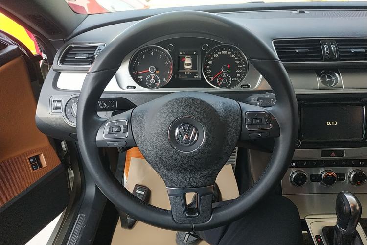 Used Volkswagen FAW-Volkswagen CC 2016 1.8TSI Luxury Model Steering Wheel