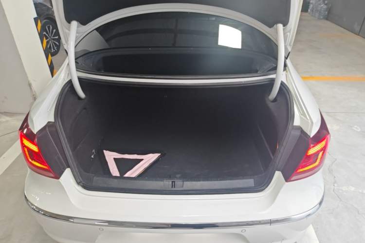 Used Volkswagen FAW-Volkswagen CC 2016 2.0 TSI Luxury Model Trunk