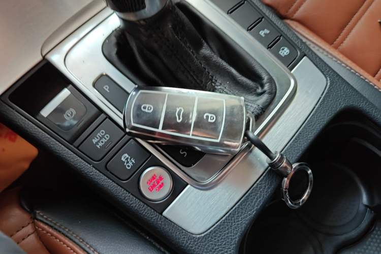 Used Volkswagen FAW-Volkswagen CC 2016 1.8TSI Luxury Model Vehicle Key
