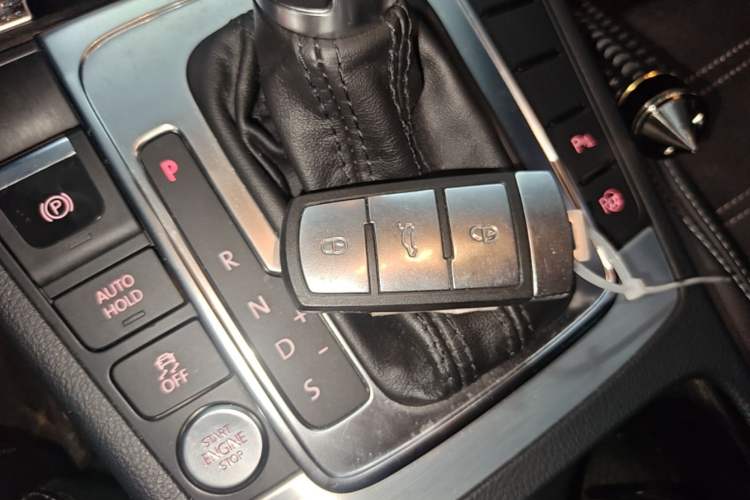 Used Volkswagen FAW-Volkswagen CC 2016 1.8TSI Luxury Model Vehicle Key