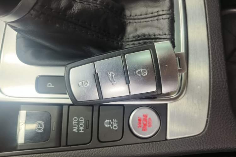 Used Volkswagen FAW-Volkswagen CC 2016 1.8TSI Luxury Model Vehicle Key