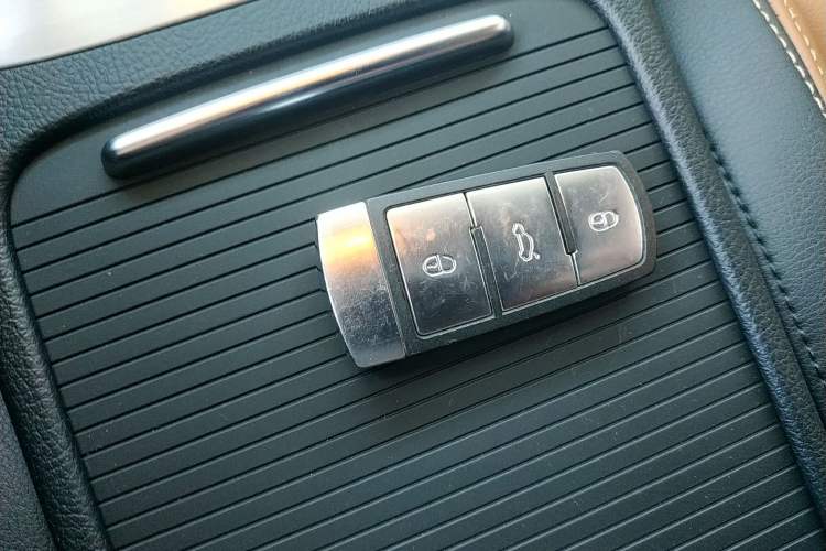 Used Volkswagen FAW-Volkswagen CC 2016 1.8TSI Luxury Model Vehicle Key