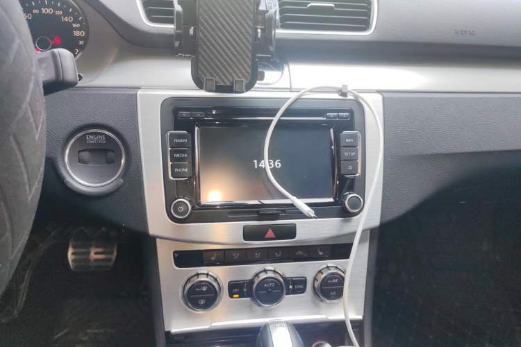 Used Volkswagen FAW-Volkswagen CC 2016 2.0 TSI Luxury Model Audio And AC Panel