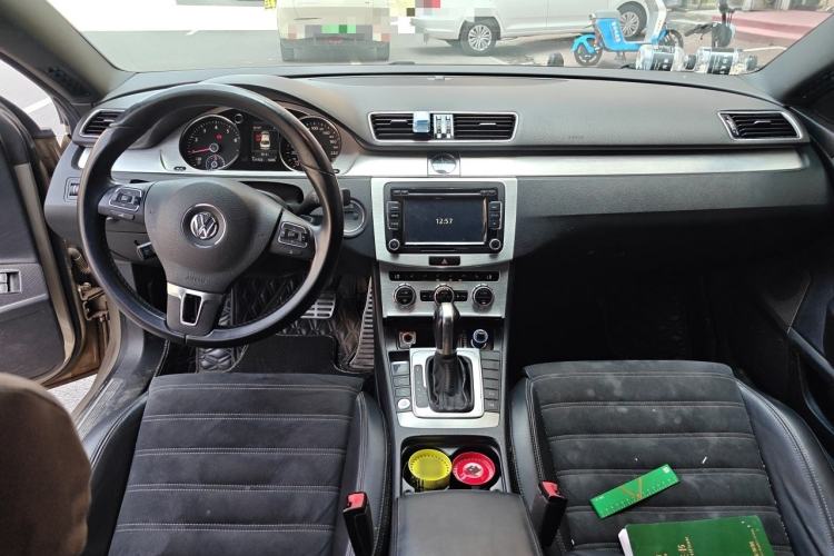 Used Volkswagen FAW-Volkswagen CC 2016 2.0 TSI Luxury Model Center Console