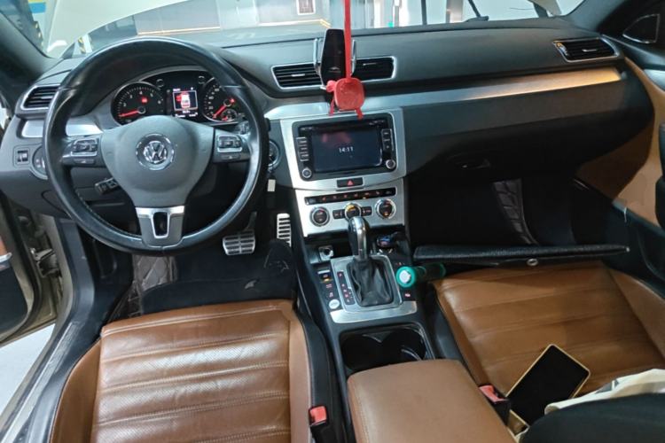 Used Volkswagen FAW-Volkswagen CC 2016 2.0 TSI Ultimate Edition Center Console