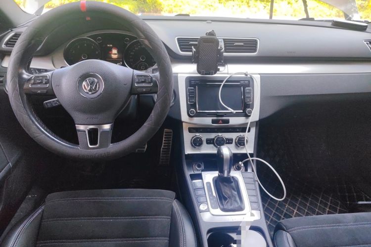 Used Volkswagen FAW-Volkswagen CC 2016 2.0 TSI Luxury Model Center Console