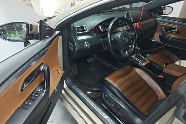 Used Volkswagen FAW-Volkswagen CC 2016 2.0 TSI Ultimate Edition Driver Seat