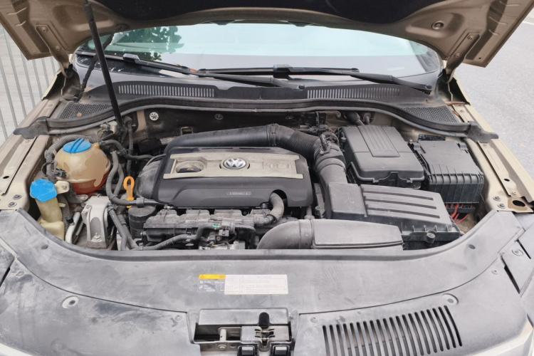 Used Volkswagen FAW-Volkswagen CC 2016 1.8TSI Luxury Model Engine Bay