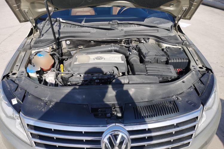 Used Volkswagen FAW-Volkswagen CC 2016 2.0 TSI Luxury Model Engine Bay