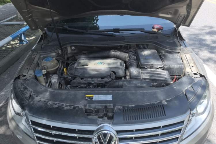 Used Volkswagen FAW-Volkswagen CC 2016 1.8TSI Prestige Model Engine Bay