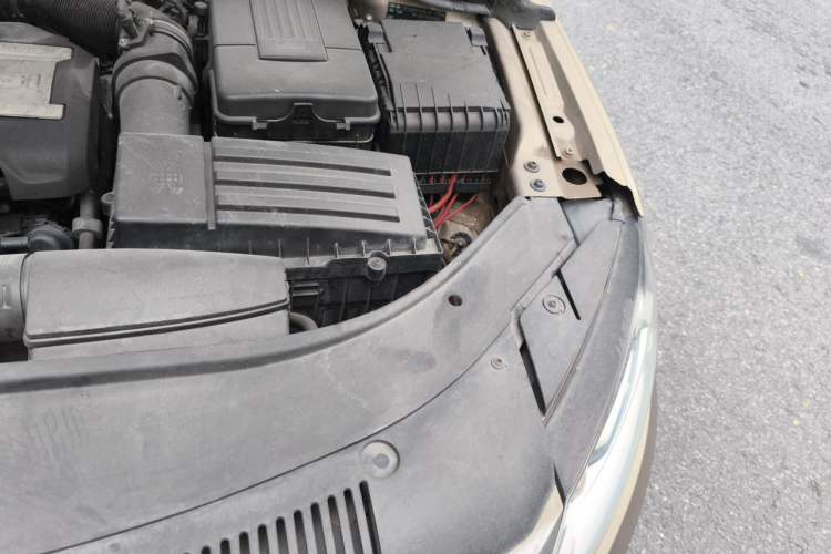 Used Volkswagen FAW-Volkswagen CC 2016 1.8TSI Luxury Model Engine Bay Left