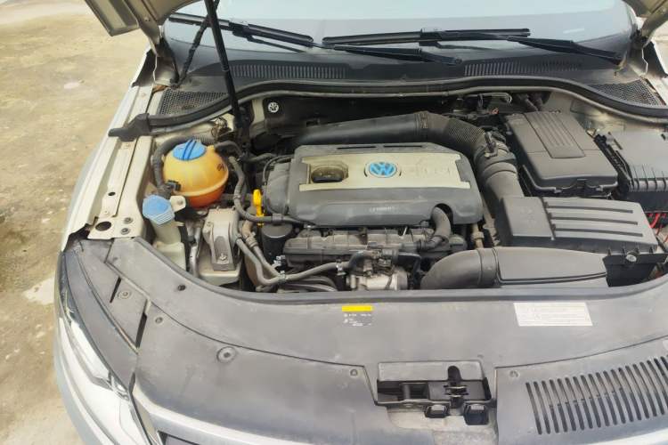 Used Volkswagen FAW-Volkswagen CC 2016 1.8TSI Luxury Model Engine Bay Right