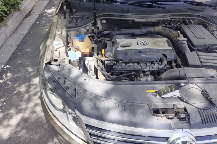 Used Volkswagen FAW-Volkswagen CC 2016 2.0 TSI Luxury Model Engine Bay Right