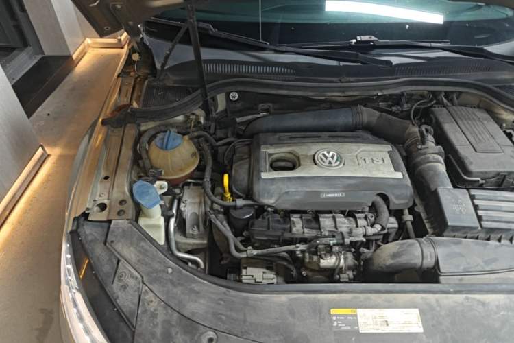Used Volkswagen FAW-Volkswagen CC 2016 2.0 TSI Ultimate Edition Engine Bay Right