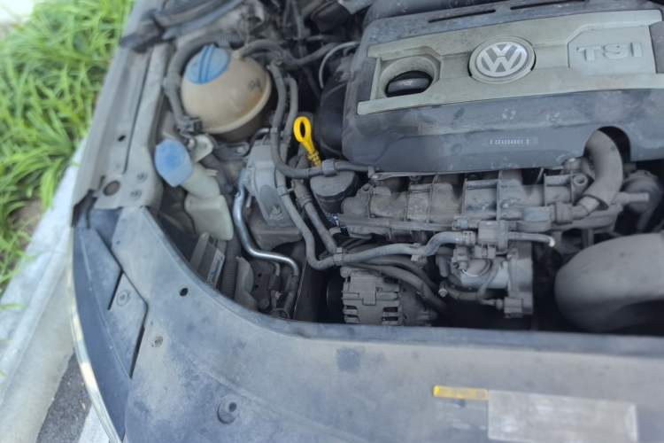 Used Volkswagen FAW-Volkswagen CC 2016 1.8TSI Prestige Model Engine Bay Right