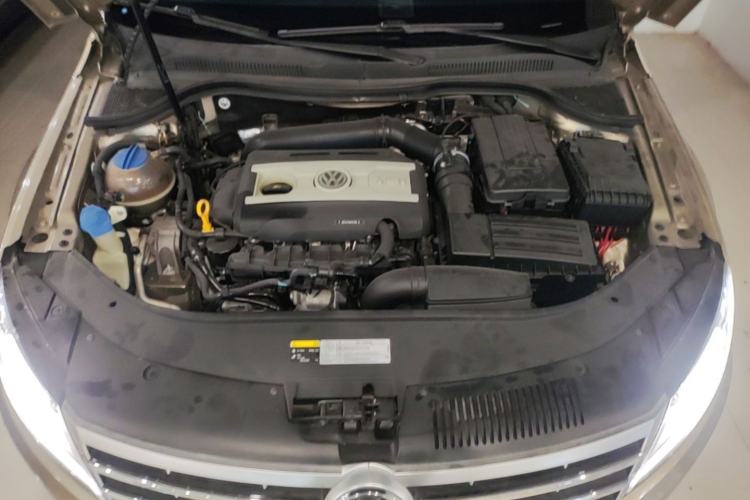 Used Volkswagen FAW-Volkswagen CC 2016 1.8TSI Prestige Model Engine Bay