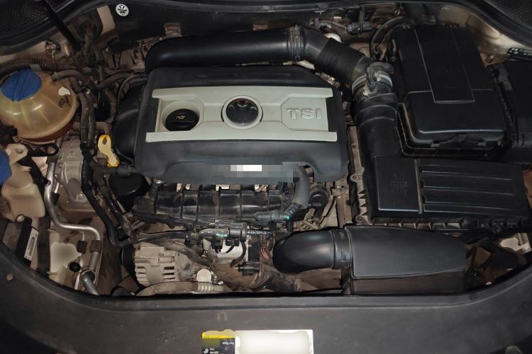 Used Volkswagen FAW-Volkswagen CC 2016 1.8TSI Luxury Model Engine Bay