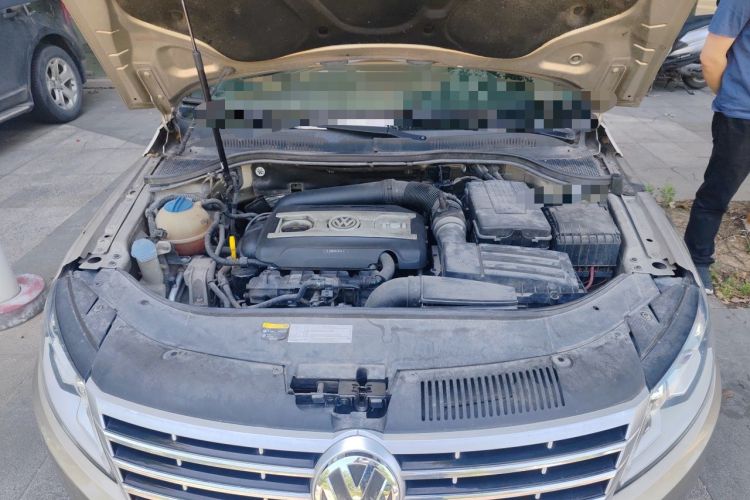 Used Volkswagen FAW-Volkswagen CC 2016 2.0 TSI Luxury Model Engine Bay