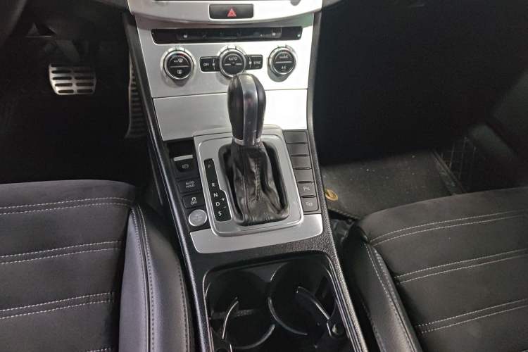 Used Volkswagen FAW-Volkswagen CC 2016 1.8TSI Luxury Model Gear Lever