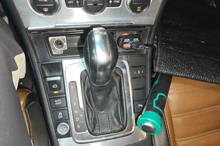 Used Volkswagen FAW-Volkswagen CC 2016 2.0 TSI Ultimate Edition Gear Lever
