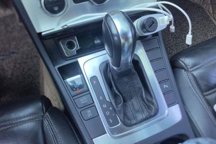Used Volkswagen FAW-Volkswagen CC 2016 1.8TSI Prestige Model Gear Lever