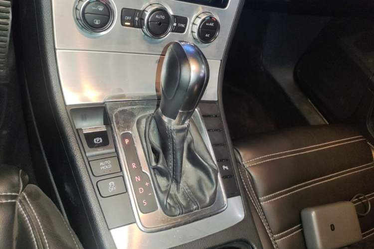 Used Volkswagen FAW-Volkswagen CC 2016 1.8TSI Prestige Model Gear Lever