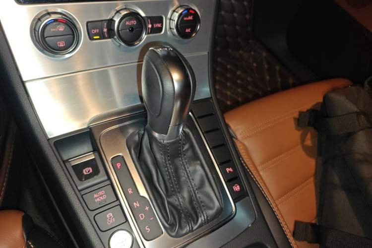 Used Volkswagen FAW-Volkswagen CC 2016 1.8TSI Luxury Model Gear Lever