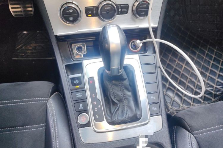 Used Volkswagen FAW-Volkswagen CC 2016 2.0 TSI Luxury Model Gear Lever