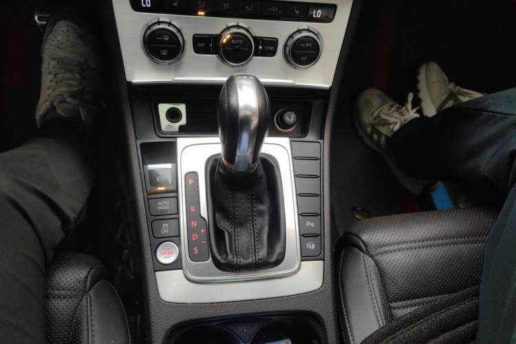 Used Volkswagen FAW-Volkswagen CC 2016 1.8TSI Luxury Model Gear Lever