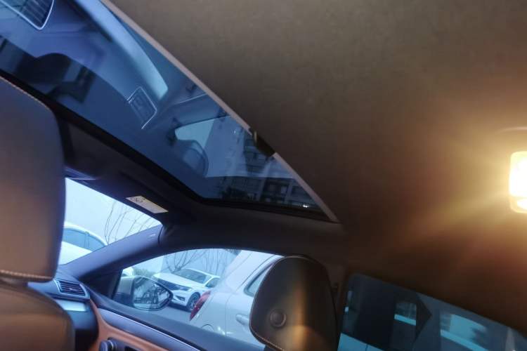 Used Volkswagen FAW-Volkswagen CC 2016 1.8TSI Luxury Model Headliner