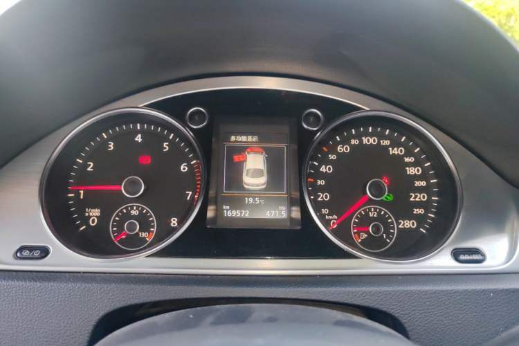 Used Volkswagen FAW-Volkswagen CC 2016 2.0 TSI Luxury Model Instrument Cluster