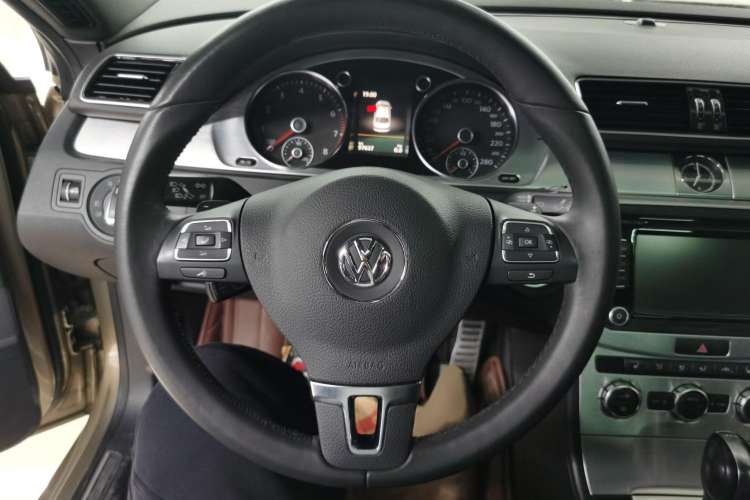 Used Volkswagen FAW-Volkswagen CC 2016 1.8TSI Luxury Model Interior 1