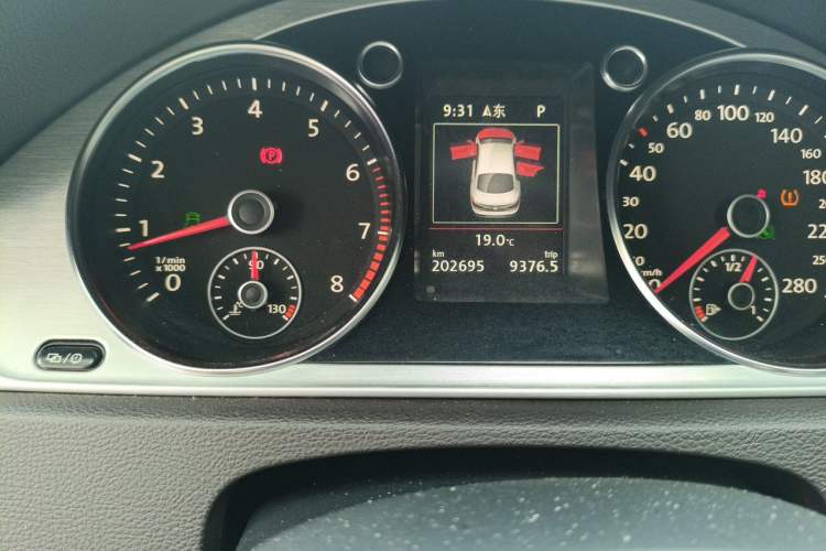 Used Volkswagen FAW-Volkswagen CC 2016 2.0 TSI Ultimate Edition Odometer Close Up