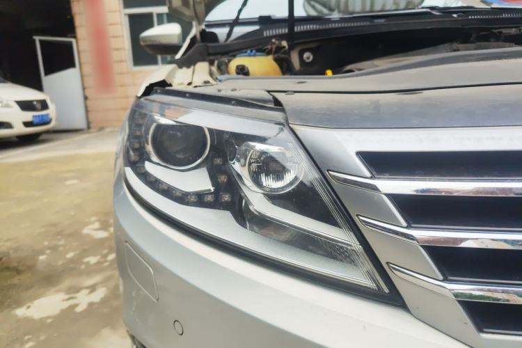Used Volkswagen FAW-Volkswagen CC 2016 1.8TSI Luxury Model Right Front Headlight