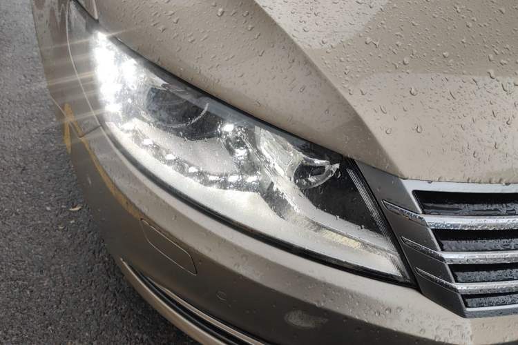 Used Volkswagen FAW-Volkswagen CC 2016 1.8TSI Luxury Model Right Front Headlight