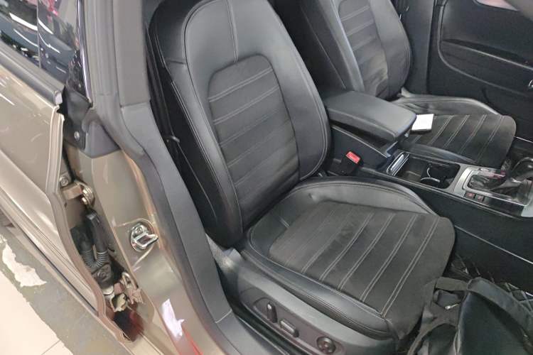 Used Volkswagen FAW-Volkswagen CC 2016 1.8TSI Luxury Model Right Front Seat