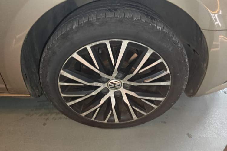 Used Volkswagen FAW-Volkswagen CC 2016 2.0 TSI Ultimate Edition Right Front Wheel Hub