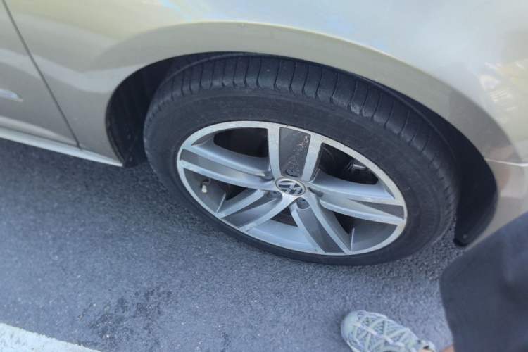 Used Volkswagen FAW-Volkswagen CC 2016 1.8TSI Prestige Model Right Front Wheel Hub