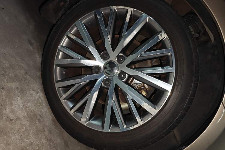 Used Volkswagen FAW-Volkswagen CC 2016 1.8TSI Luxury Model Right Front Wheel Hub